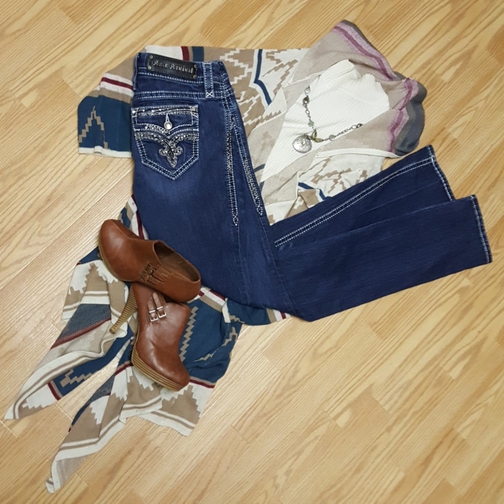 😍🐯😍"Deeka" straightleg Rock Revival jeans - Picture 2 of 7